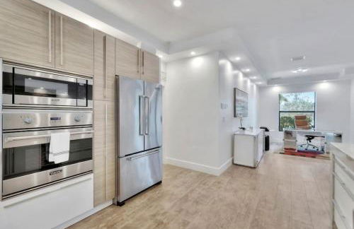 Lynoras Luxe Estate 3 bedroom 3 bath with Modern Design and Heated Pool - Foto 97