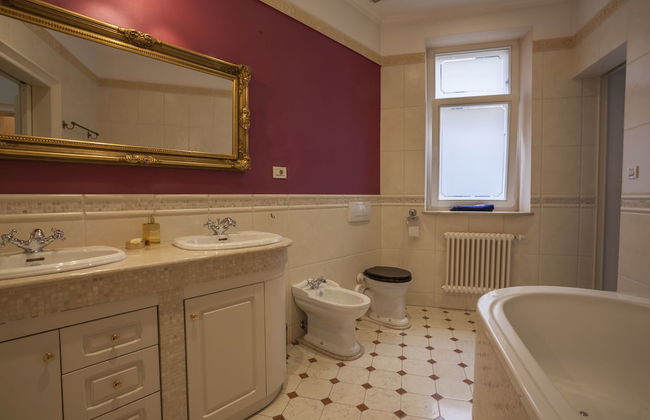 Filip Palace Luxurious Apartment - Photo 45