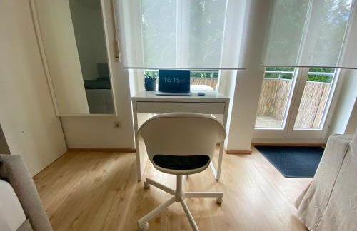 Stilvolles Apartment mit Balkon, Küche & Parkplatz - Waldstetten Zentrum - Foto 9