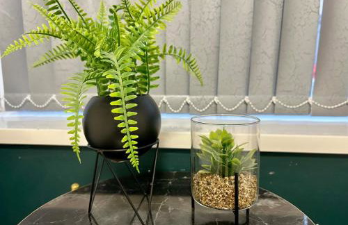 Base is a lovely place to unwind after a long day - Foto 24