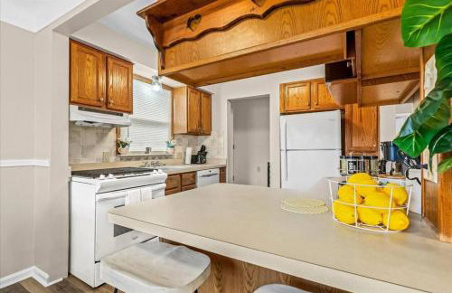 Newly Renovated 4 Bedroom 2 Bath Downtown Dearborn - Foto 7