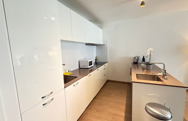 Spacious 3BR 2/5 BA Near Diamond District by Oneluxstay - Foto 19