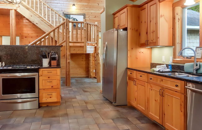 Boardman Monarch Upscale River Lodge HOT Tub! - Foto 66