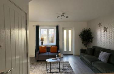 Spacious 4BR House with 2 Bathrooms and 1 WC ideal for Families, Professionals and Relocators near NEC, BHX, HS2 and JLR with Travel Cot, Pets Allowed and Free Parking - The Home Makers Hub - Foto 20