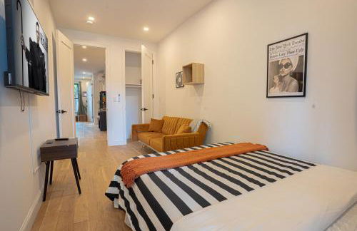 Stylish 2BD Brooklyn Retreat with Backyard & Basement - Foto 16
