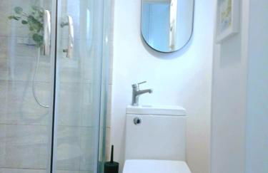 1 BR Corby Town Centre Contractors & Family Friendly - Photo 15