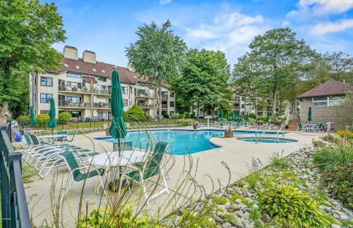 Epic Views and Pool Access! Gem on Big Boulder Lake - Foto 28