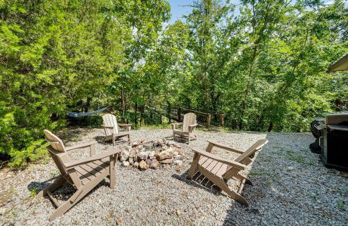 Secluded Tuskahoma Retreat with Deck and Views! - Foto 26
