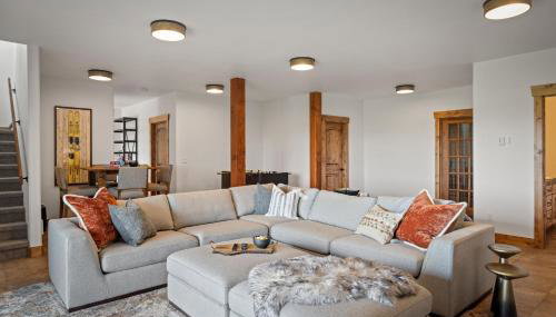 Teton Melody by KABINO Partial Air Conditioning Hot Tub FirePit Foosball Telescope Games WiFi Grill Mtn Views - Foto 4