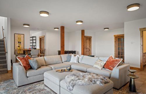 Teton Melody by KABINO Partial Air Conditioning Hot Tub FirePit Foosball Telescope Games WiFi Grill Mtn Views - Foto 4