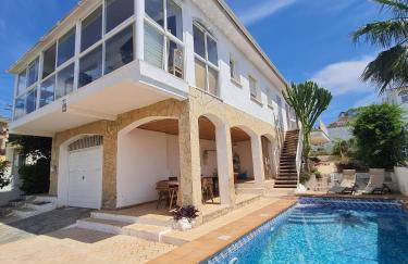 Charming Catalan Villa with Pool & Views - Foto 1