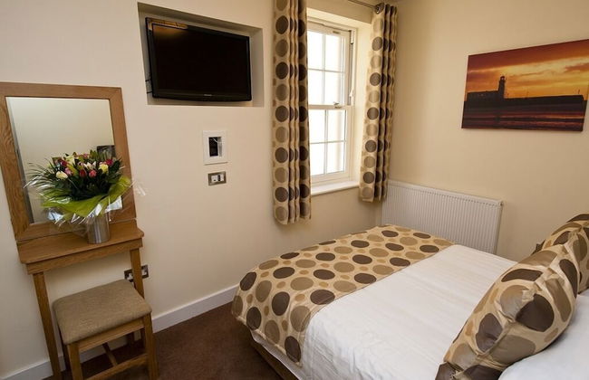 Harbourside Apartments - Photo 2