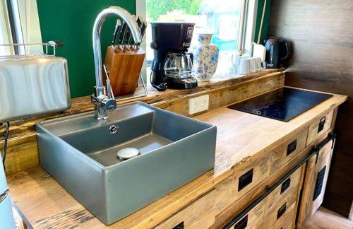 Gleis 1, Eisenbahn Waggon mit Whirlpool und Ofen - Foto 5