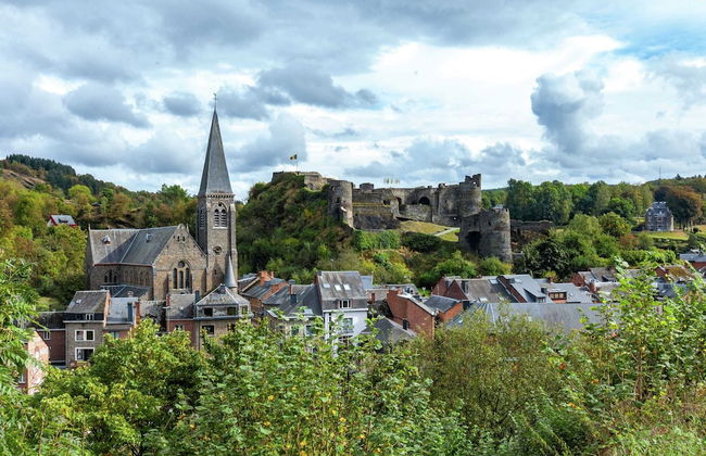 La Roche Cozy Forest Escape - Photo 25