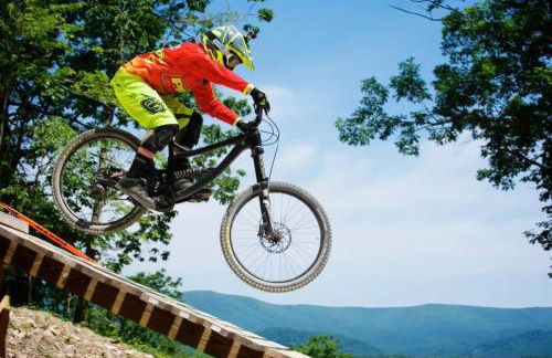 Hot Tub Luxe Retreat • Game Room • Lake • Bryce - Foto 46