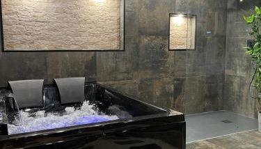 Spa & Love Exotic - Balnéo - Sauna - Parking - Foto 2