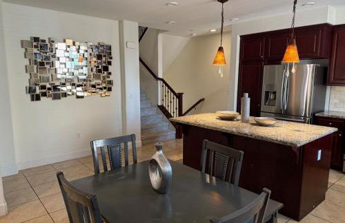 Cozy Charm Newark Retreat with Free Wifi and AC - Foto 8