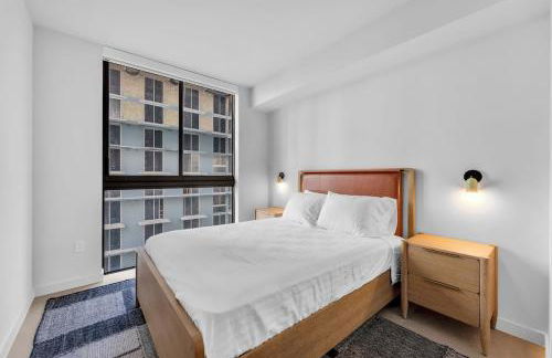 Chic Downtown Miami 2BR City Views Rooftop Pool - Foto 27