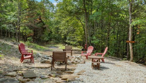 Secluded-Pvt Hot Tub-Free Daily Tickets-Walk to Table Rock Lake - Foto 5