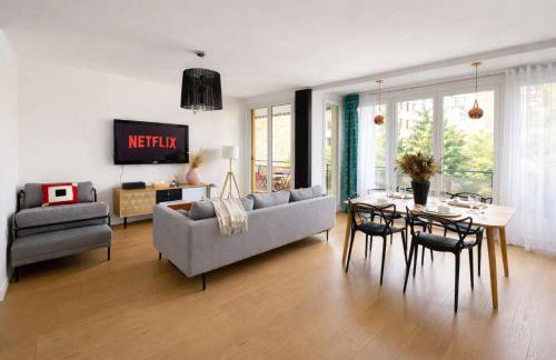 Bright 2BR Apartment, 2 baths, 2 Balconies, Metro 5min, Paris - Foto 1