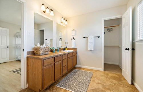 Beach house with large deck and patio - Foto 26