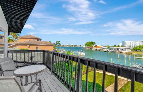Clearwater Beach Waterfront Modern Villa 4BD 2BIG OPEN LOFT 4BT with Pool Boat Deck Sleep 15 - Foto 43