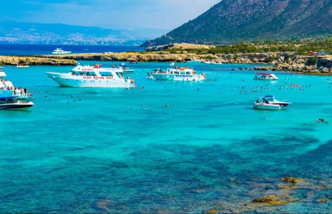 Paseo en barco por el Lago Azul - Foto 1