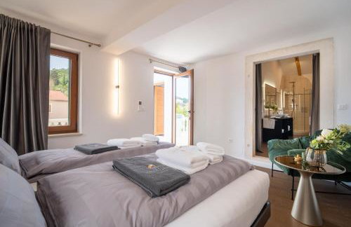 Aurora Lukorana - Photo 24