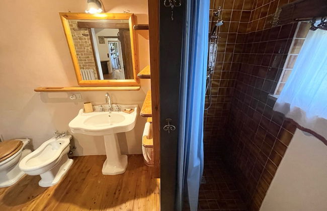 Spoleto Tranquilita Sleeps 20 With Wifi Pool Yoga Studio Gardens and Views - Photo 47