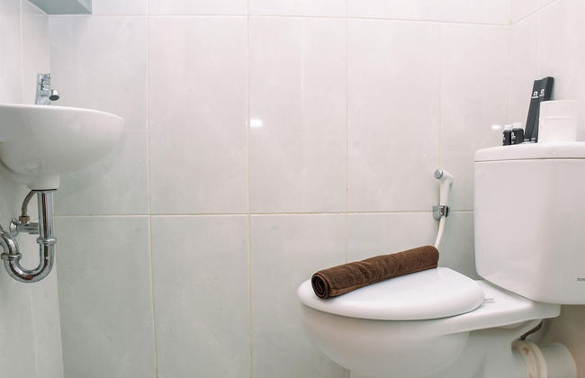 Comfy Studio Room at Evenciio Margonda Apartment - Photo 9