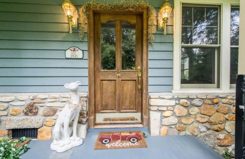 Historic 4BR Colonial with Pool Table and Fire Pit - Foto 35