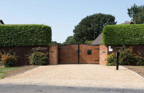 Coach House - Photo 3