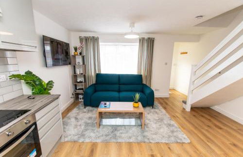 Dartford Luxurious House with Parking - Netflix - Wi-Fi - Photo 14