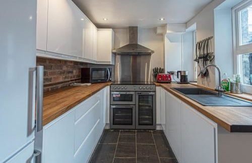 Character Townhouse in Town Centre & Superb Views - Foto 3