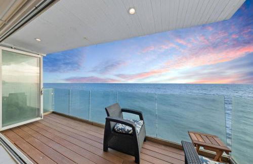 Malibu Beachfront Home with Rock Spa Ocean Views & Huge Deck - Foto 4