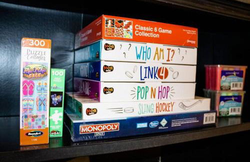 Pet Friendly Tranquil Cottage with Fire-Pit & Hot Tub Minutes to BEACHES - Foto 60