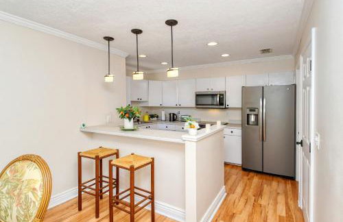 Two-Level, Heated Pool, Trolley to Beach & Village - Foto 19