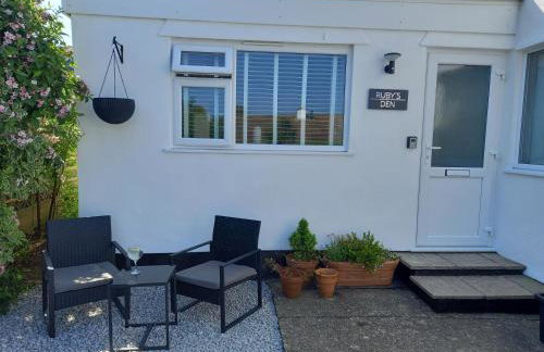 Ruby's Den - Foto 19