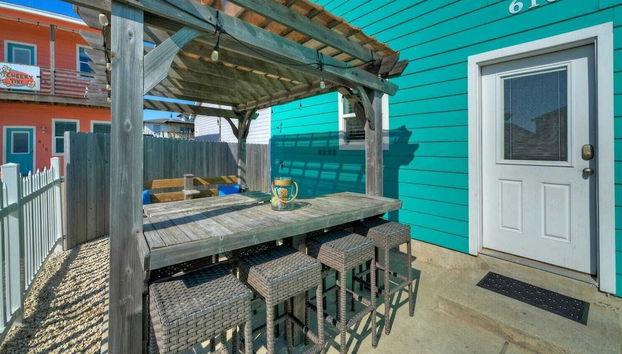 2 Blocks to the Beach, Pool, Patio w/ Bar Awave From it All by Avantstay - Foto 5, Interior