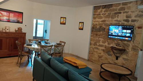 Maison de caractère au cœur de la cité médiévale de Gourdon - Photo 3