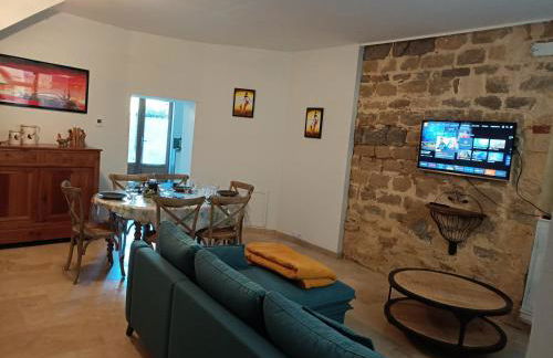 Maison de caractère au cœur de la cité médiévale de Gourdon - Photo 3