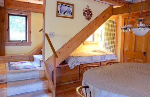 Cozy Lakefront Cabin Rental in the Woodlands of Empire, Michigan - Foto 14