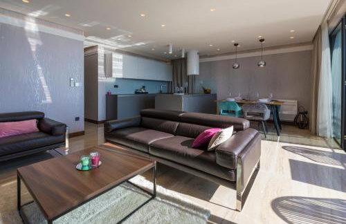 BEACH FRONT VILLA FRAN - DELUXE PENTHOUSE SUITE with private pool - Foto 19