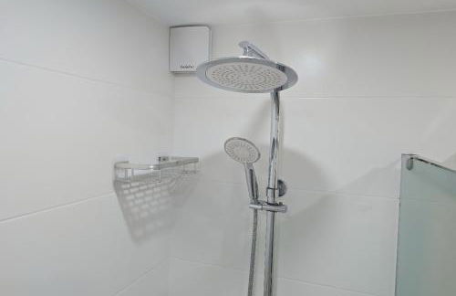 Familienfreundliche geräumige Design-Wohnung mit Balkon im Zentrum - APOLONIAliving - Foto 65