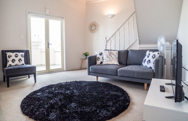 U Suites on Manners - Photo 48