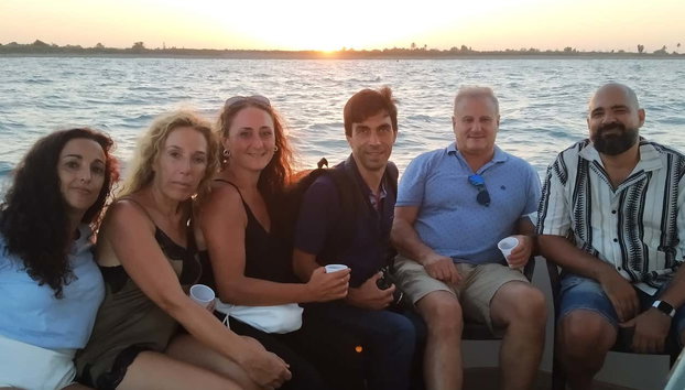 Paseo en yate al atardecer - Foto 2, Disfrutando del paseo en yate al atardecer