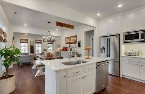 The SoFay Farmhouse- 1 MI From U of A - Foto 16