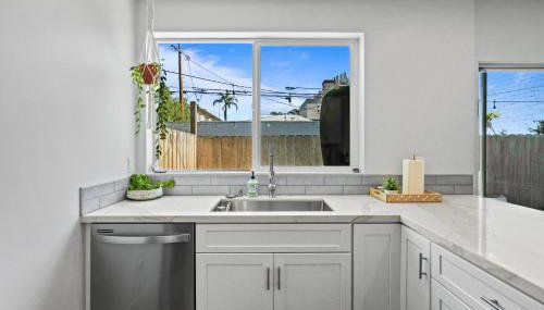 Belmont Shore Getaway with Hot Tub and Firepit - Foto 3