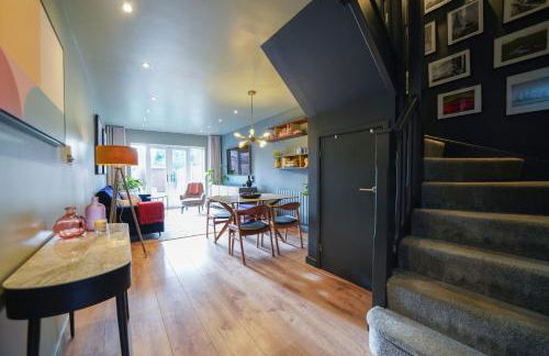 Castle Townhouse Kenilworth - Private Parking - 24 Hr Gym Access - Town Centre - Foto 6