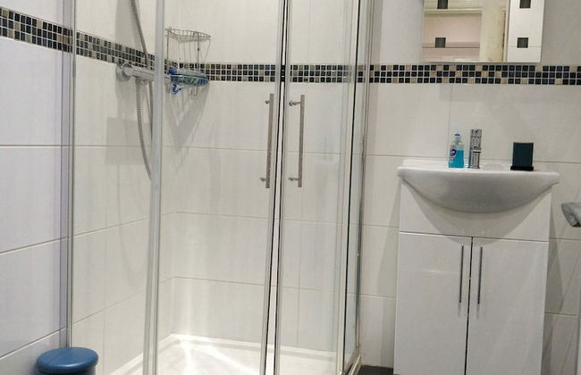 Clifton Apartment - Photo 18